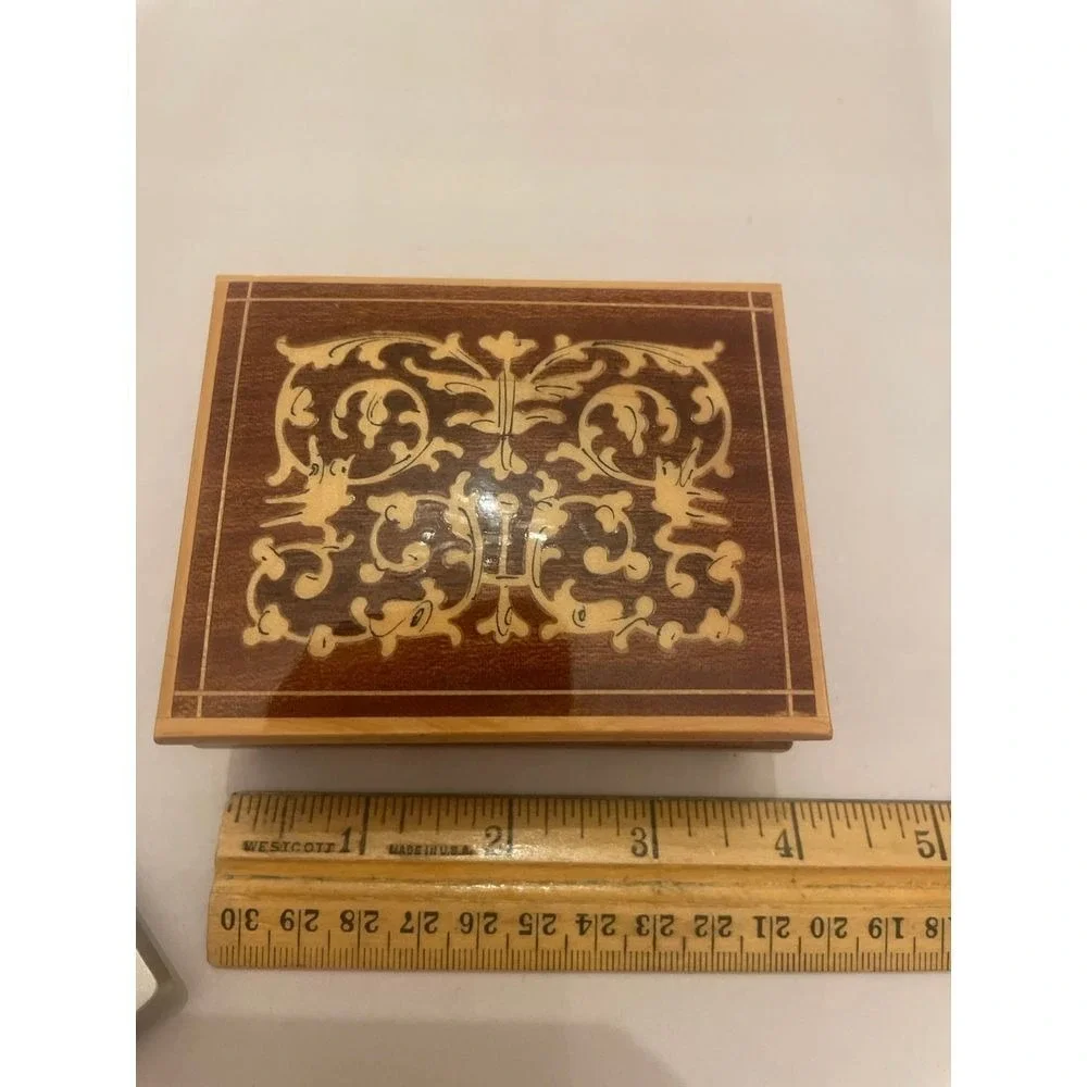 Beautiful Wooden trinket box, red velvet interior‎